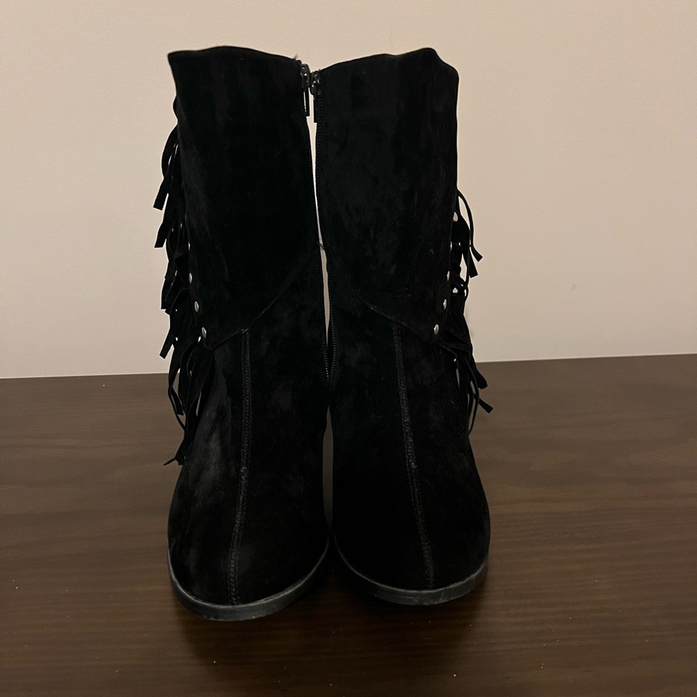 Black fringe boots